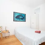 Appartamento Comfortable 3br Flat By Perfect Getaway