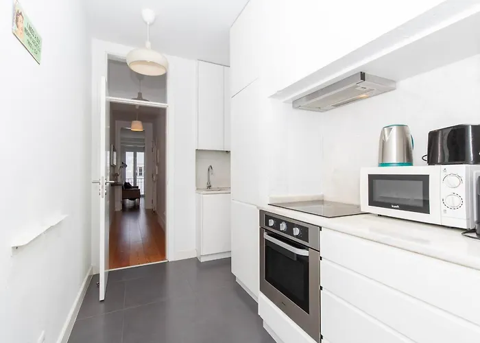 Comfortable 3br Flat By Perfect Getaway Apartment